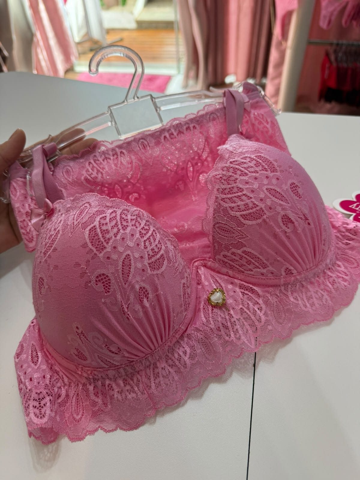 Conjunto da Linha Luxo com aro Inteiro Renda Antialérgica e Joia com Camadas de Flash